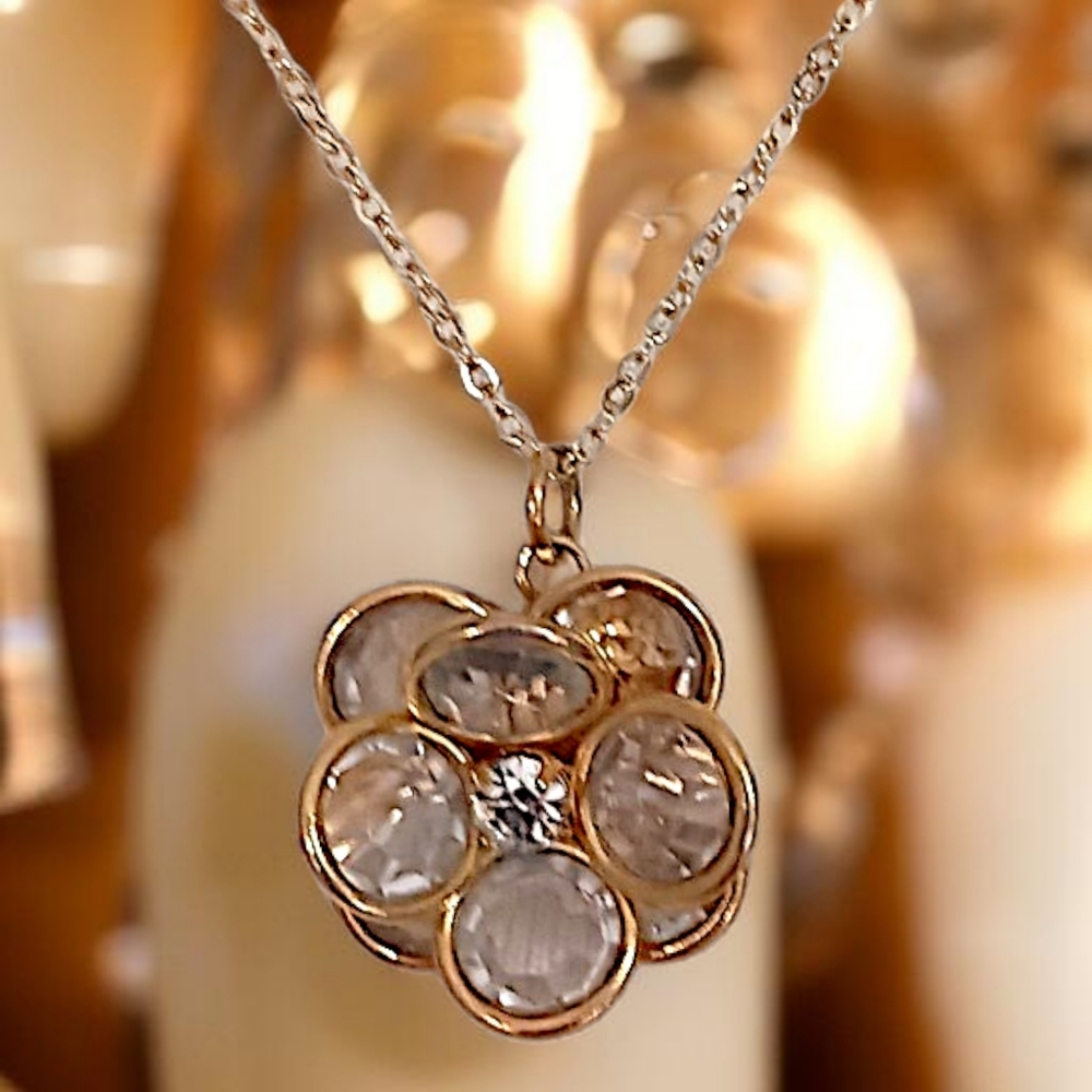 Vintage Austrian Crystal Bezel Set Flower Pendant Necklace Gold Tone Clear 3D